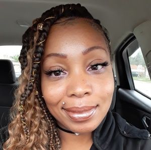 Meet your Posher, Traci